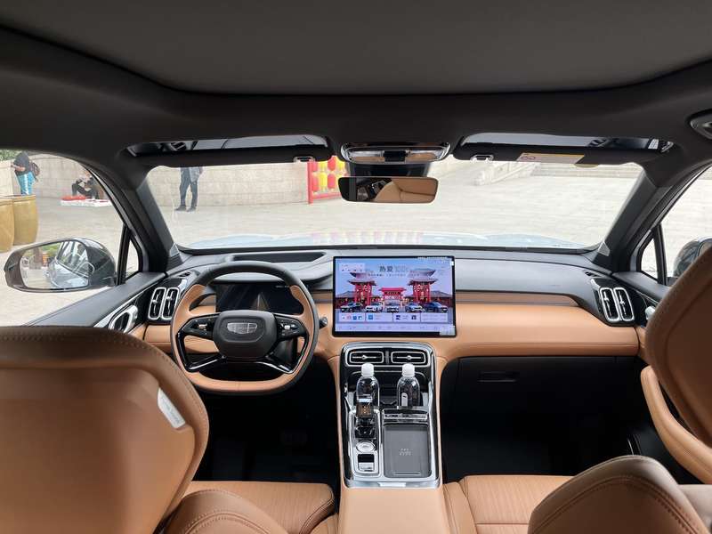  博越十周年献礼之作；第四代博越L小蓝灯版三月底上市；晴山蓝与千里浩瀚H3共绘智能新篇。 汽车科技