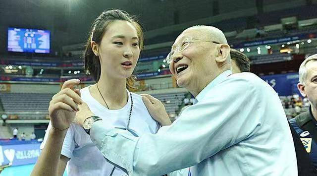  90岁魏纪中争议不断？带你读懂中国体育幕后的那些风波 体育新闻