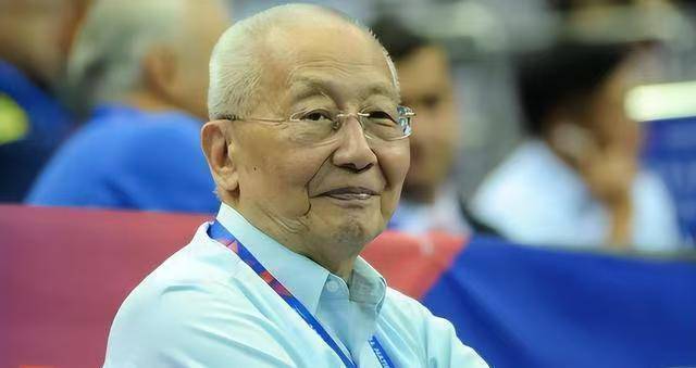  90岁魏纪中争议不断？带你读懂中国体育幕后的那些风波 体育新闻