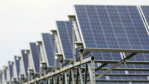  寒冬中的突围探索：光伏产业如何在阵痛中重塑价值坐标 新闻