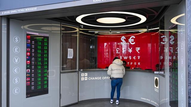  四月汇率变局：人民币冲高背后的逻辑错位与隐忧 股票财经