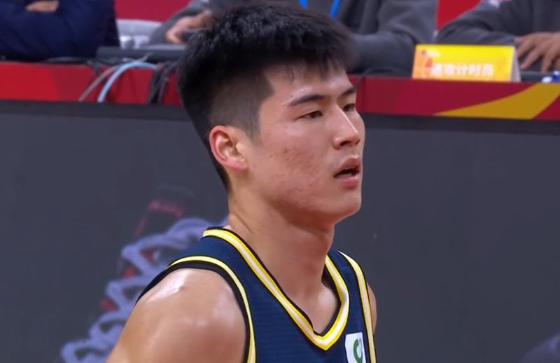  深度复盘：广东队豪华阵容为何沦为CBA笑柄？ 体育新闻