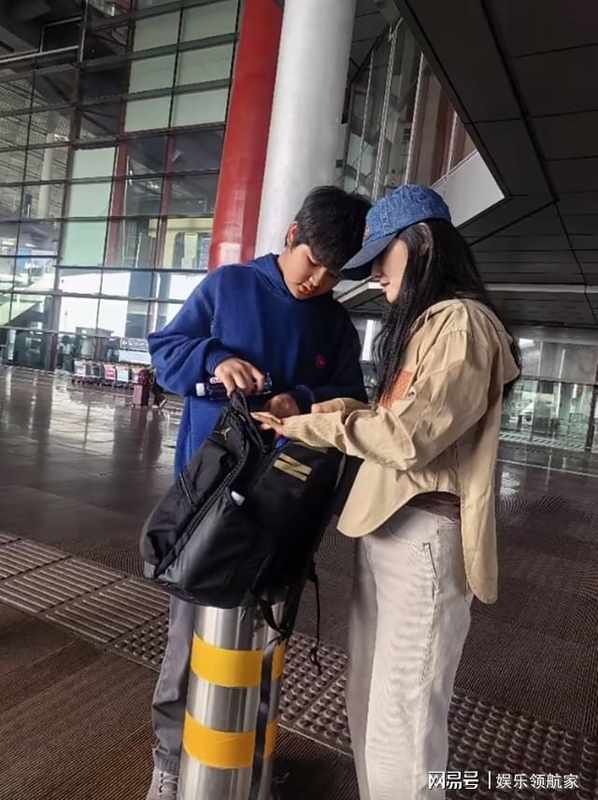  从《爸爸去哪儿》到英国校园：安吉小鱼儿颜值蜕变背后的成长逻辑 娱乐新闻